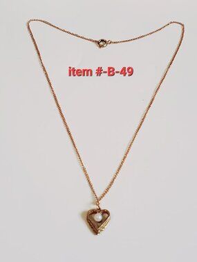 1 Gold Chain Necklace with Pendant, item #-B-49,. wt . 3 grams.